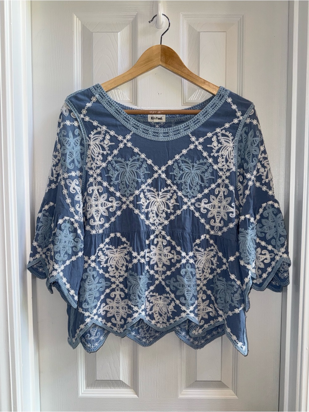anthropologie Kindred White Floral Embroidery Peasant Boho Top L Blue everyday